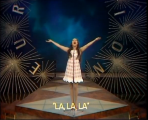 Momento de la actuación de Massiel en Eurovisión en 1968 con el La la la