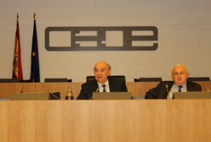El director del Departamento de Relaciones Laborales, José de la Cavada, a la derecha (Foto: CEOE)