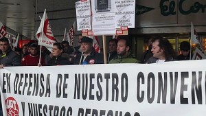 Manifestación frente a El Corte Inglés (Foto: UGT)