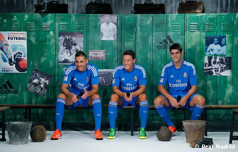 Segunda equipación Real Madrid 2013-2014 camiseta azul