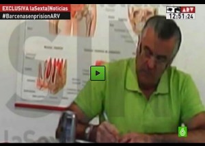 Bárcenas, estudiando en la cárcel (Foto La Sexta)