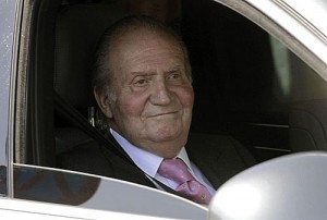 El Rey don Juan Carlos, en coche (Foto Casa Real)