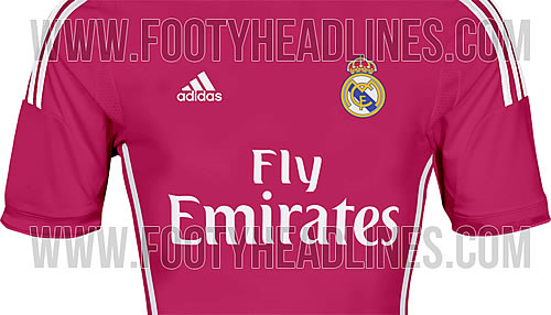 Segunda camiseta del Real Madrid para la temporada 2014-15 de color Fucsia (Foto footyheadlines com)