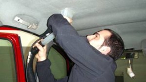 Mantenimiento de coches (Foto: HTMBOXES)