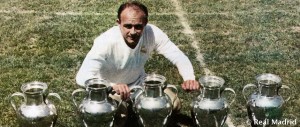 Di Stefano con las 5 Copas de Europa. Fuente Real Madrid