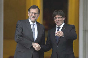 Puigdemont y Rajoy en Moncloa (Foto Moncloa)