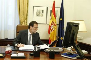 Rajoy al teléfono (Foto Moncloa)