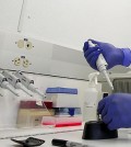 Ciencia medicos laboratorio pastillas (Foto Moncloa)