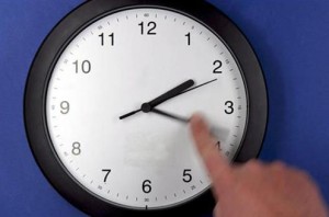 Cambio de hora en el reloj (Foto La Moncloa)