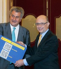 Montoro entrega en el Congreso los PGE para 2014 (Foto Ministerio Hacienda)