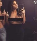 Kim Kardashian y Emily Ratajkowski