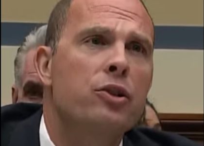 David Grusch afirmó que el Gobierno de EEUU tiene restos de naves alienígenas